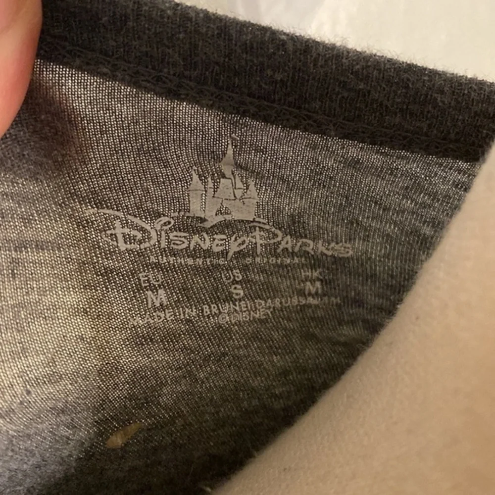 Disney World Parks Gray Short Sleeve Mickey Mouse T-Shirt Size Small‎ - Picture 6 of 6
